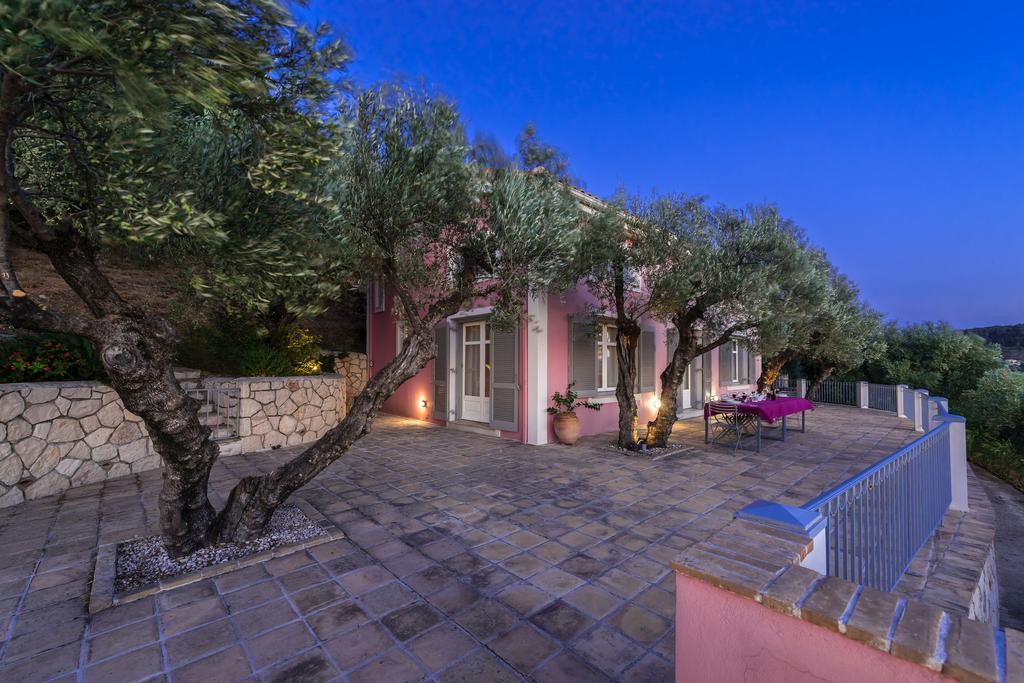 Villa Oliva, In A Serene Location & Private Pool, By Zantewize Akrotiri  Ngoại thất bức ảnh